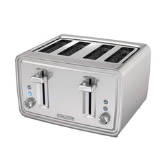 BLACK+DECKER front view showing 4-slice capacity and stainless finish for family breakfasts