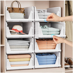 caktraie close-up of bottom slide rail for easy item retrieval