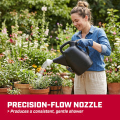 CHAPIN closeup of Tru-Stream nozzle showing even shower pattern for gentle watering