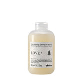 Davines LOVE CURL/ shampoo front bottle showing label and size benefit hydration
