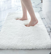 Disolla front view white 17x24 showing plush surface and neat edges for comfort