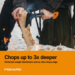 Fiskars X7 splitting kindling in use demonstrating faster cuts