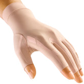 FREETOO front view of gloves showing full-hand coverage and wrist support benefit