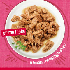 Friskies sauce detail showing rich juices that add moisture and entice appetite