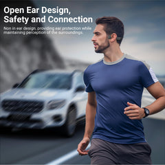 Gelecek worn by runner outdoors demonstrating situational awareness and sweat resistance