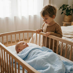 GLLQUEN BABY used as stroller cover protecting baby from sun