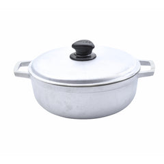 Imusa caldero front view showing shape and lid, highlights durable construction