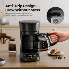 Kismile glass carafe detail highlighting easy-pour spout and heat retention benefit