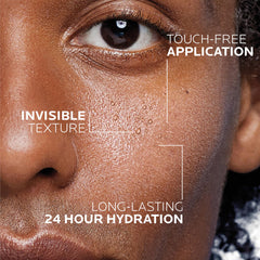La Roche-Posay mist dispersing in air to show even, gentle coverage and comfort