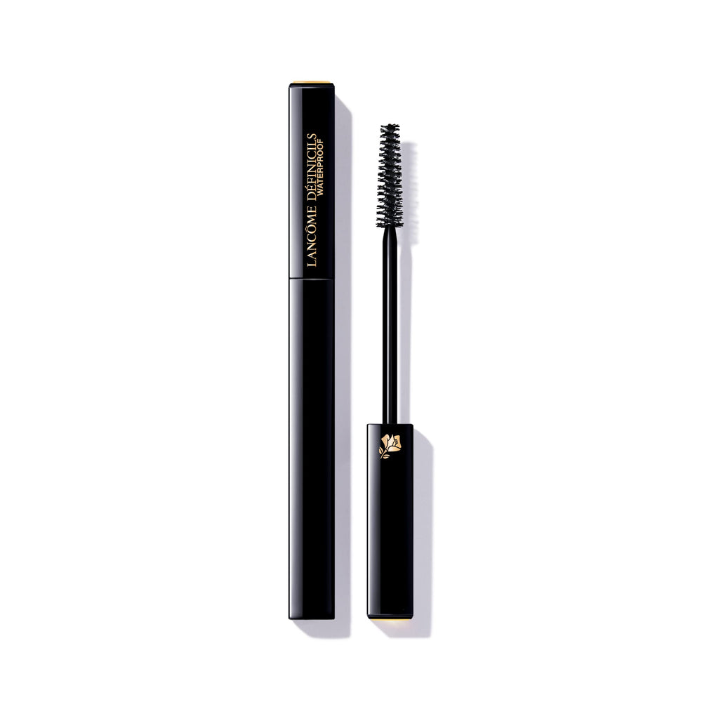 Lancôme Définicils front tube showing sleek packaging and product benefit