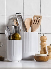 LE TAUCI tall crock holding spatulas and ladles for easy access while cooking