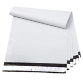 METRONIC front view of 100 white mailers showing clean branding and quantity benefit