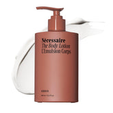Nécessaire front pump bottle showing elegant packaging and quick-dispense benefit