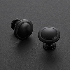 Ravinte close-up of matte black finish highlighting texture and fingerprint resistance