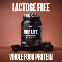 REDCON1 MRE LITE scoop portion measured to show 26g protein serving convenience