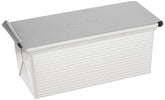 USA Pan front view of Pullman loaf pan showing professional shape and uniform baking benefit