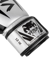 Venum Elite back mesh ventilation promoting cooler hands during training