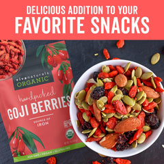 Viva Naturals goji berries with smoothie ingredients illustrating easy blending