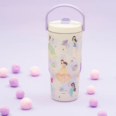 Zak Designs Disney Princess straw detail highlighting easy sipping and cleanliness