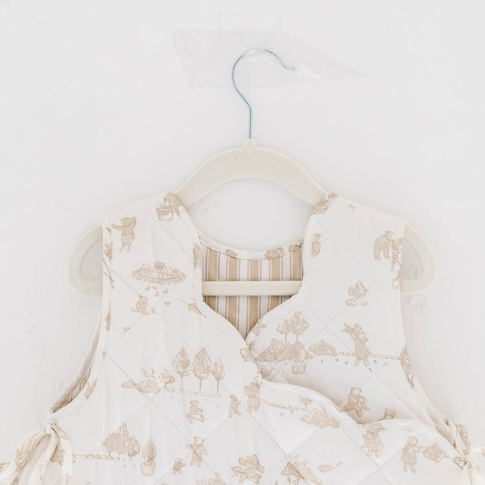 3 Sprouts hangers supporting toddler coats, durable daily-use benefit