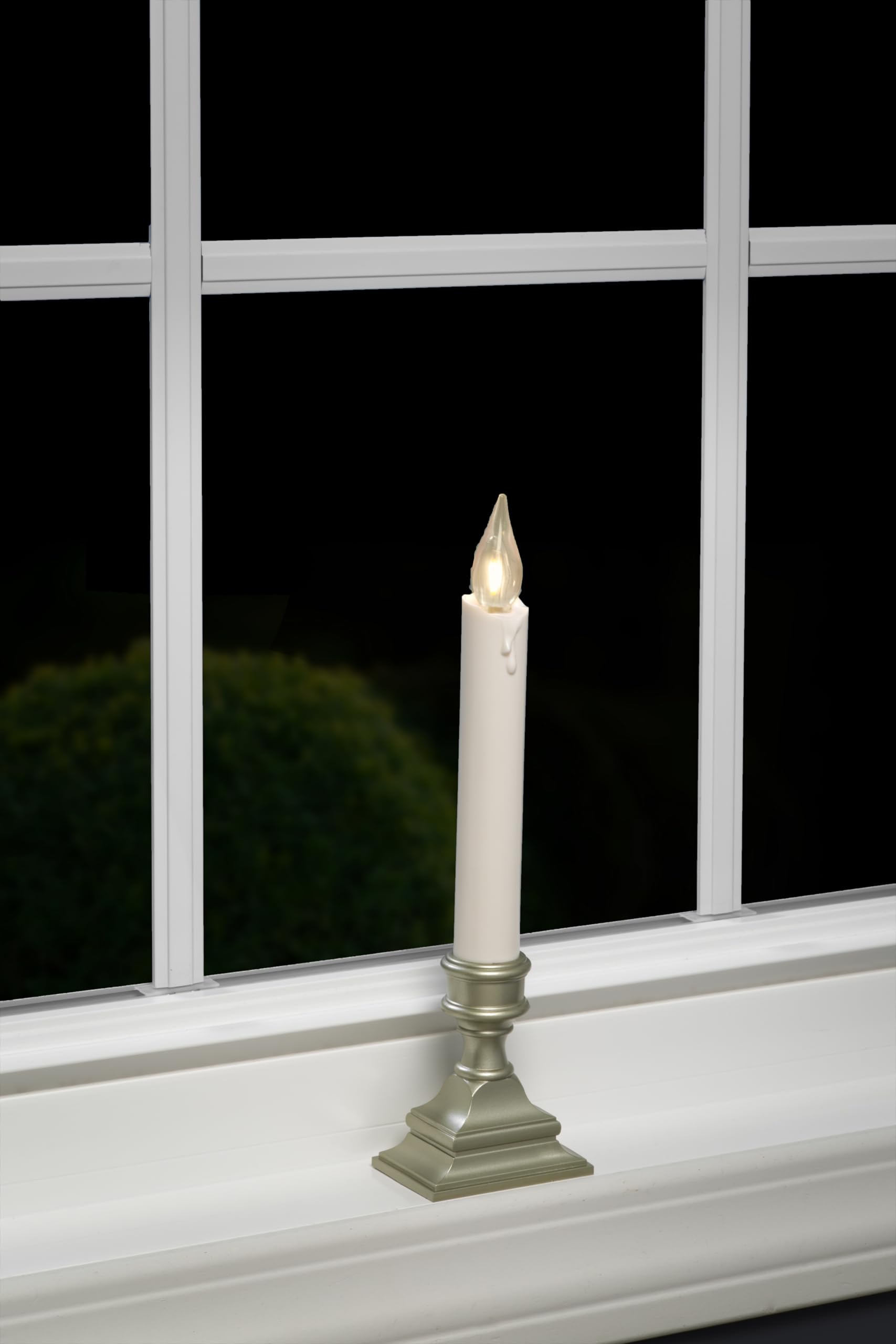 612 Vermont candle next to ruler showing 9-inch height for correct sizing