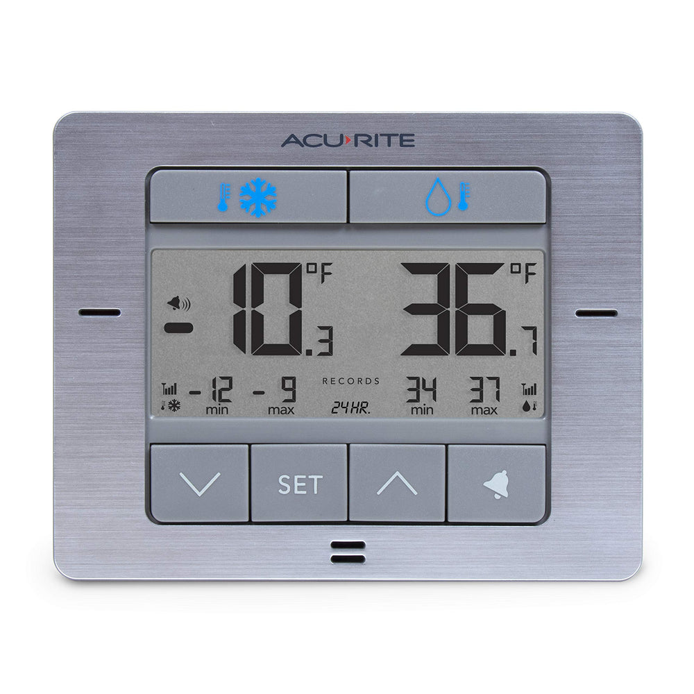 AcuRite closeup LCD readout highlighting high/low memory and clear numbers for fast temperature checks