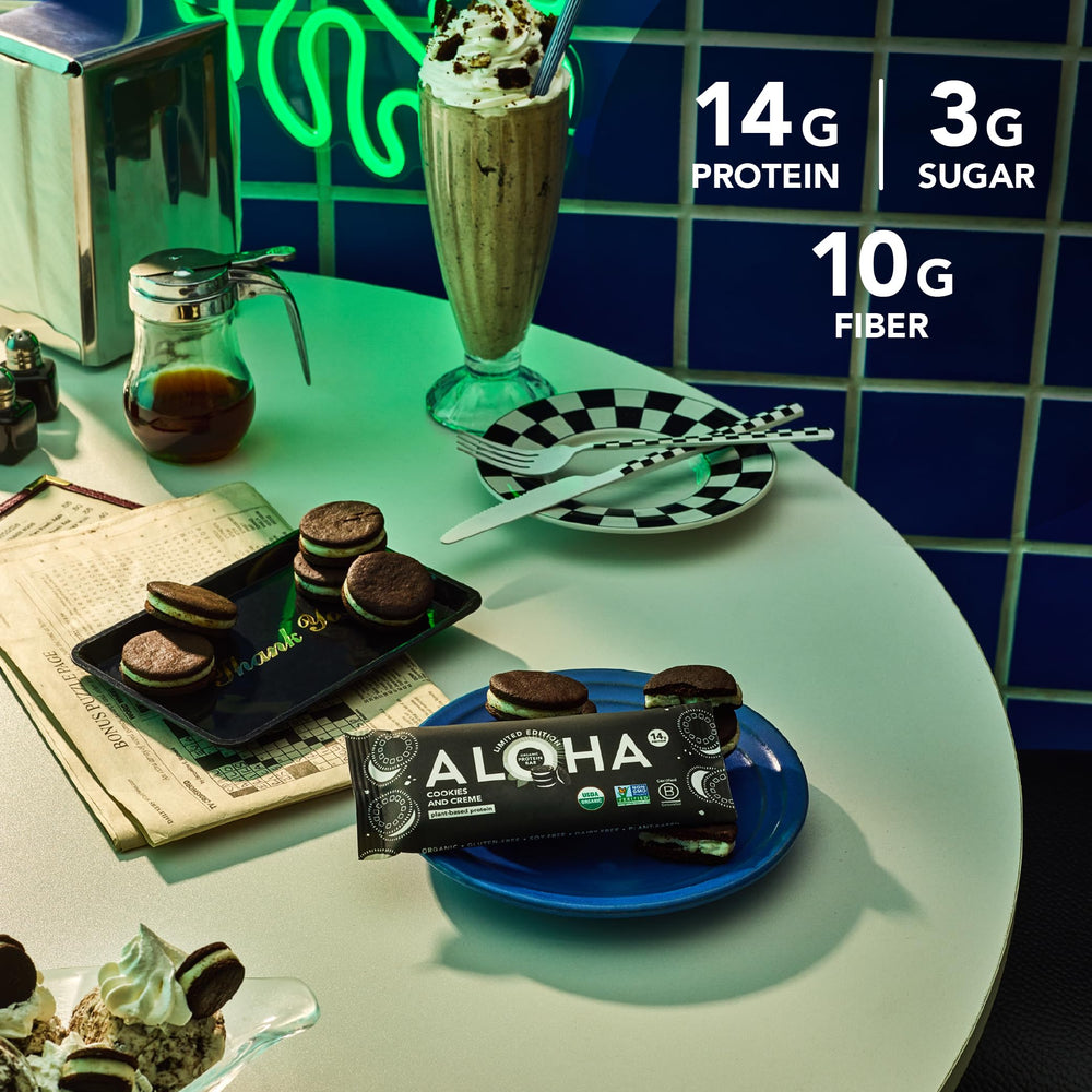 ALOHA scoop of organic brown rice and pumpkin seed protein, emphasizes plant-based protein