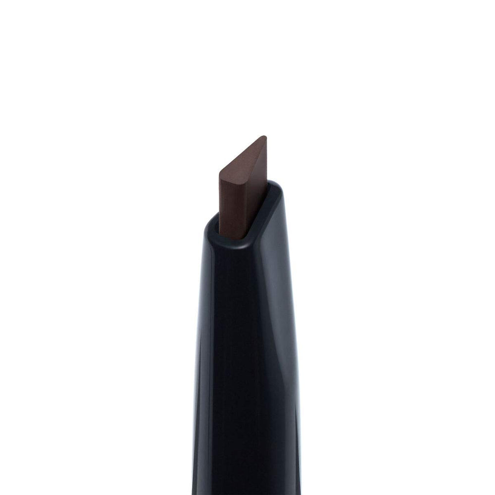 Anastasia Beverly Hills triangular tip close-up demonstrating three-edge precision for control