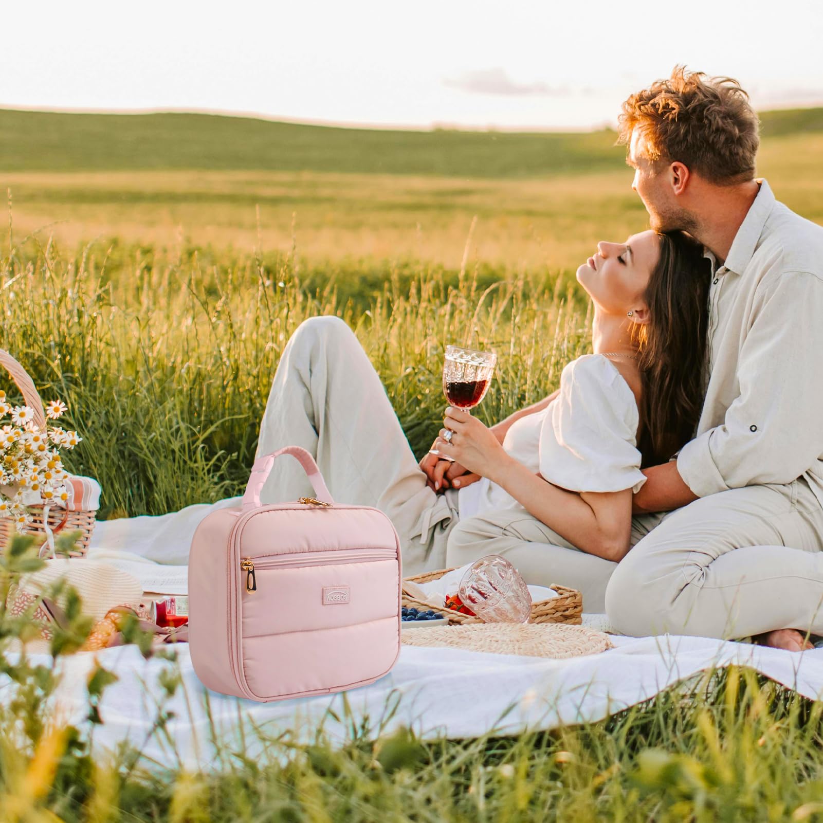 Aosbos in a picnic setting showing fashionable look and practical insulated use