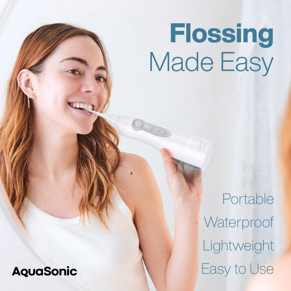 AquaSonic close-up of handle buttons and display for simple mode selection and quick use