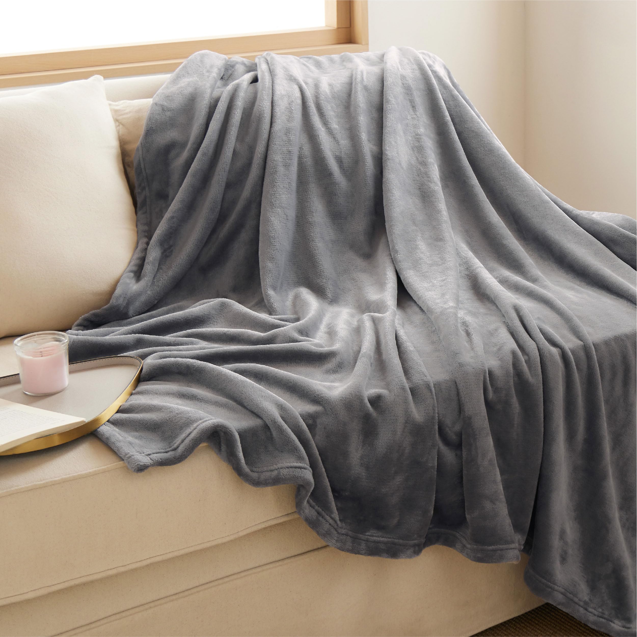 Bedsure fleece close-up texture highlighting ultra-soft microfiber feel