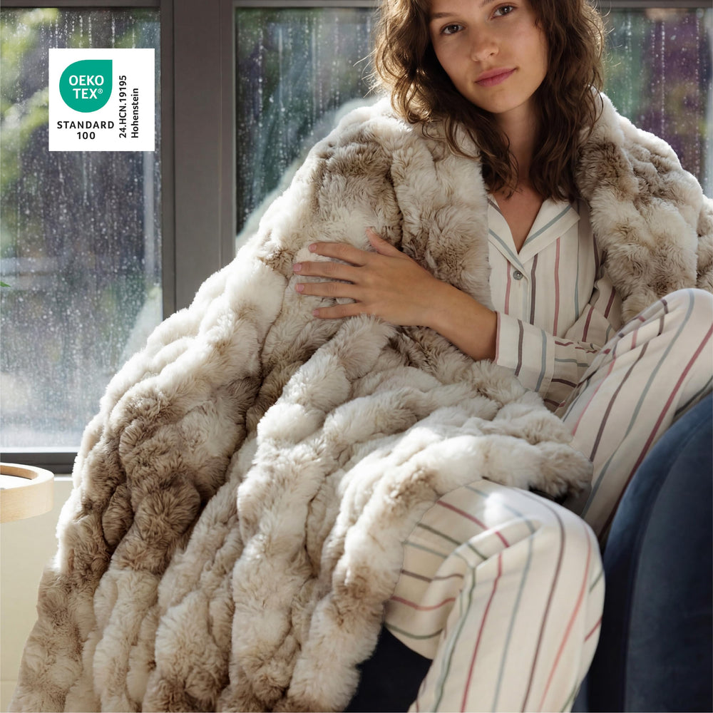 Bedsure backside milk velvet lining visible for silky skin-friendly comfort