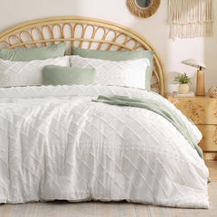 Bedsure comforter front view showing tufted design and neat farmhouse look for stylish dorms