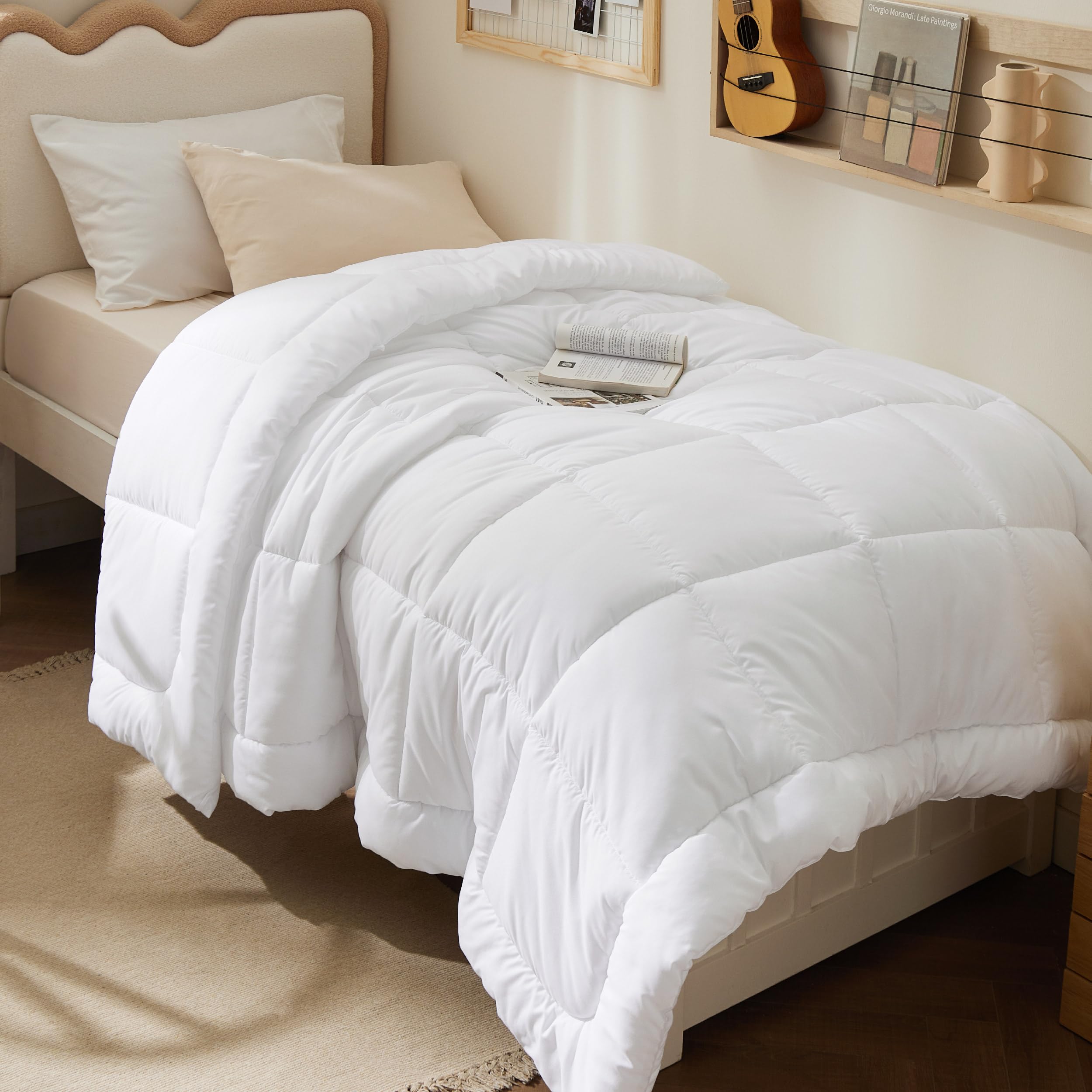 Bedsure comforter front view showing neat finish and tidy corners for a clean look