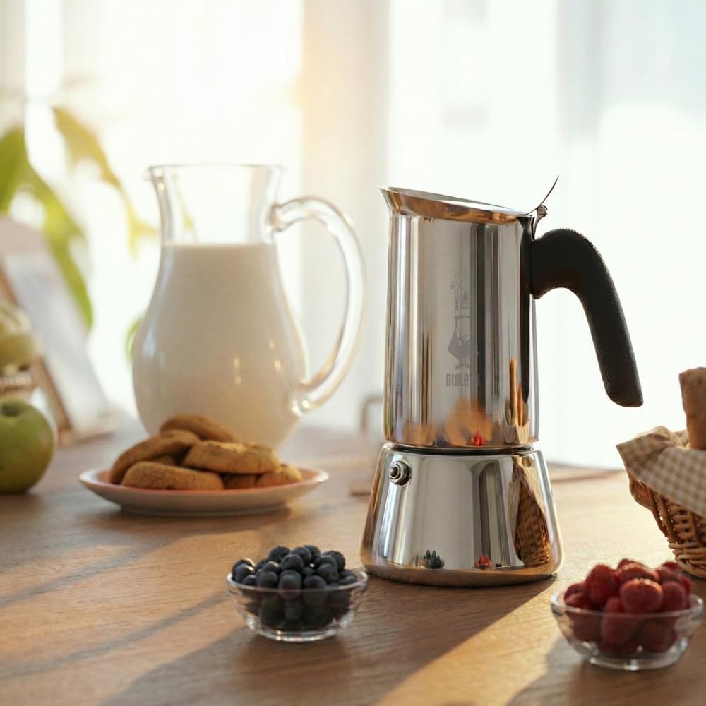 Bialetti Venus internal funnel and filter displayed to show straightforward assembly and cleaning