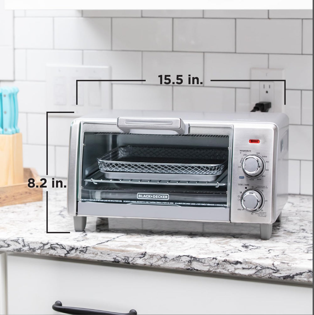 BLACK+DECKER interior with 9-inch pizza to show real cooking scale benefit