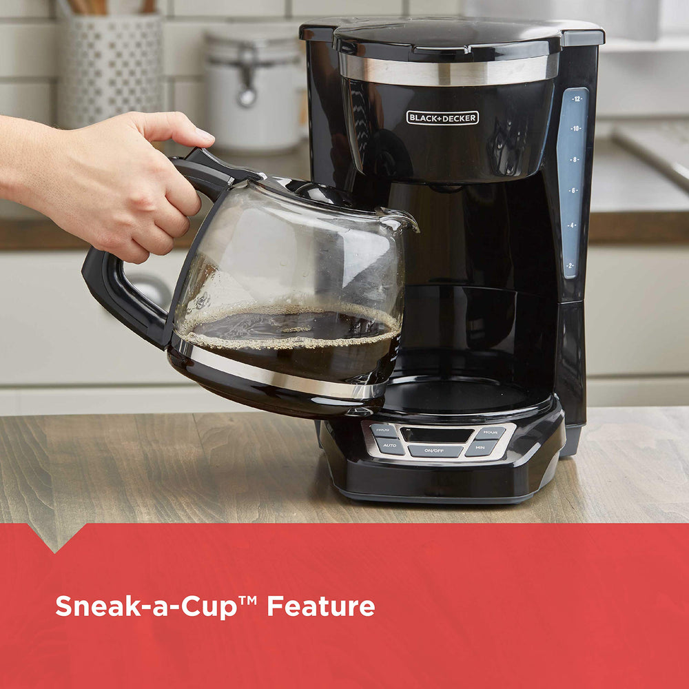 BLACK+DECKER warming plate beneath carafe keeping brewed coffee at serving temperature