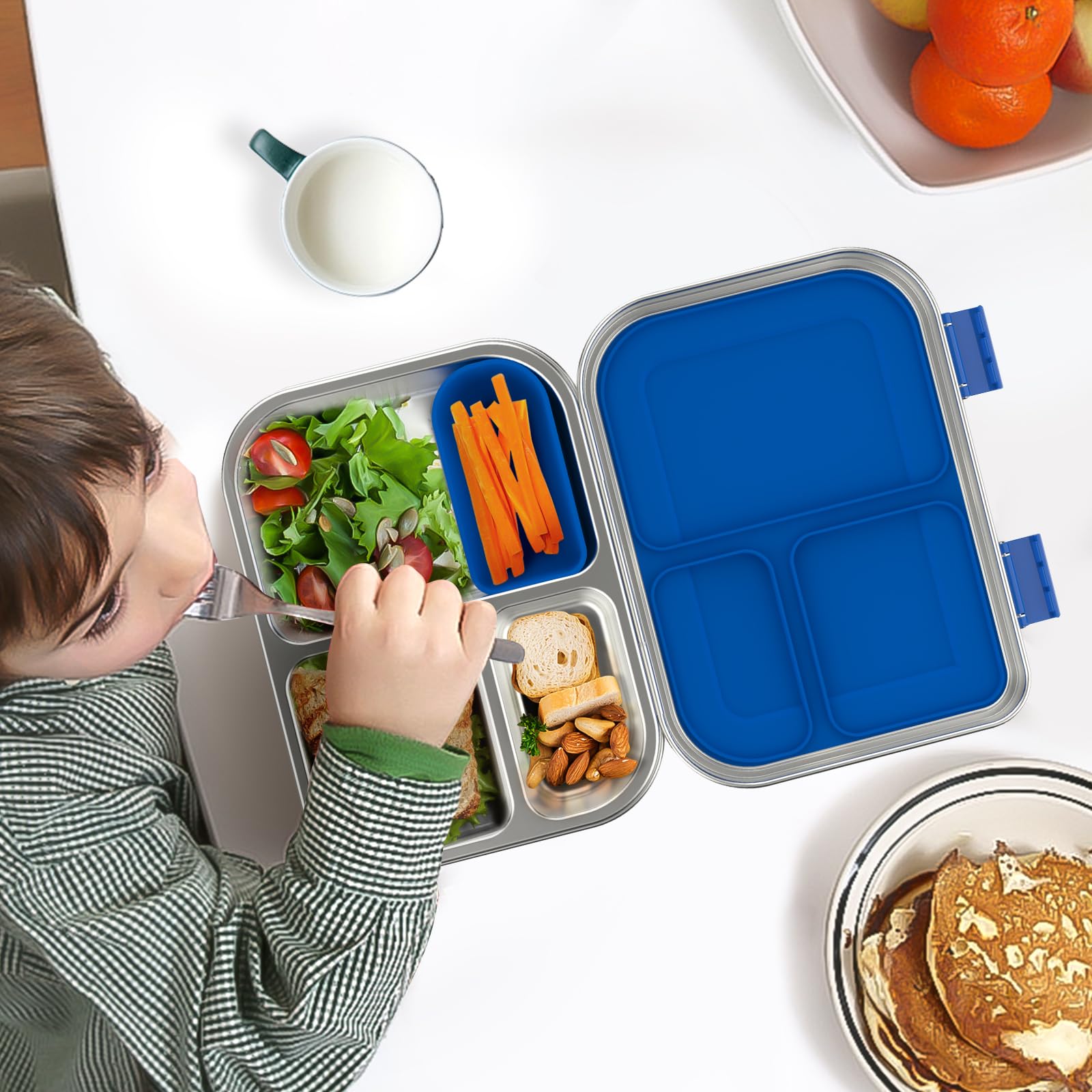 BOSEDSANG bento on a picnic blanket showing family-friendly convenience benefit