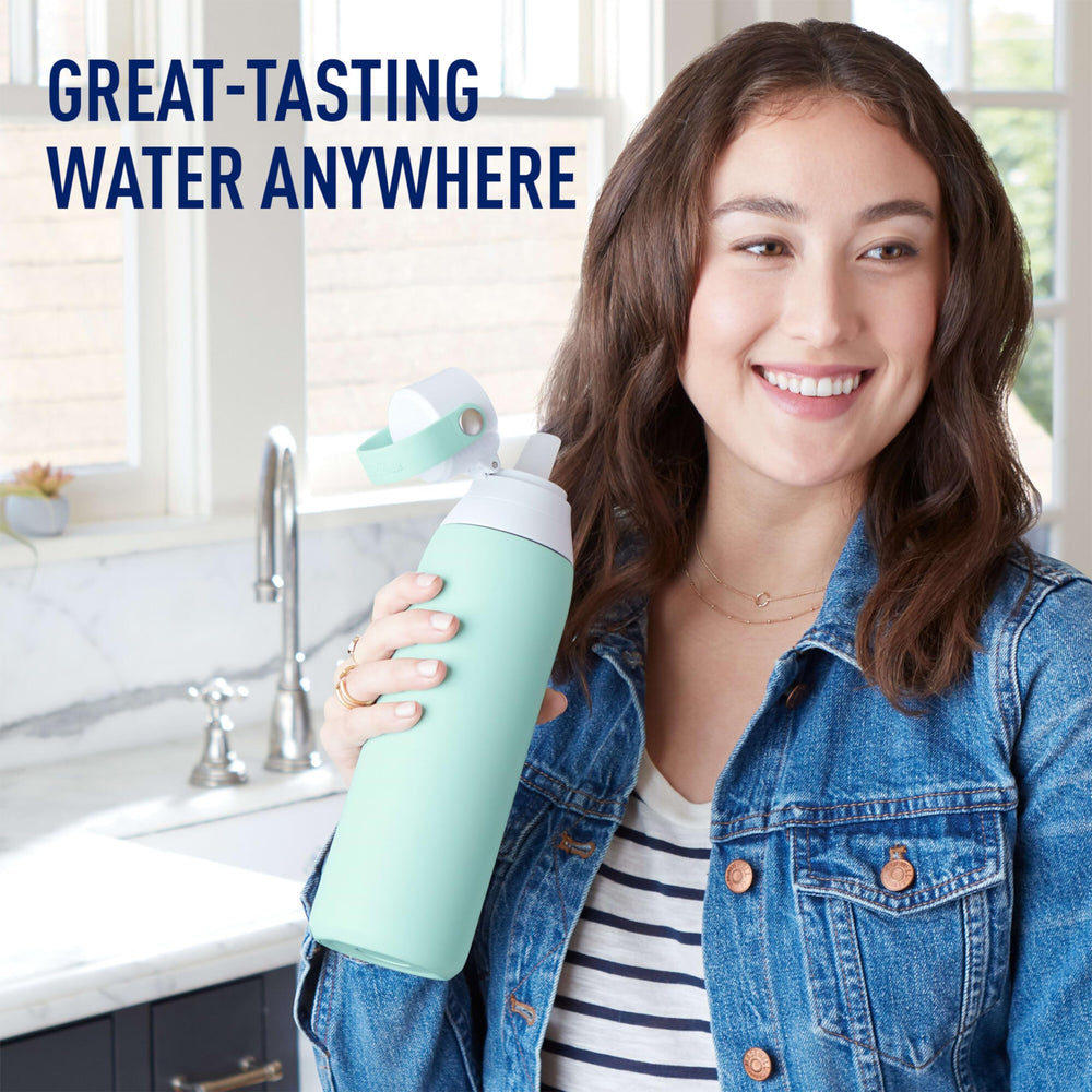 BRITA carrying loop and lid hinge for easy grab-and-go convenience