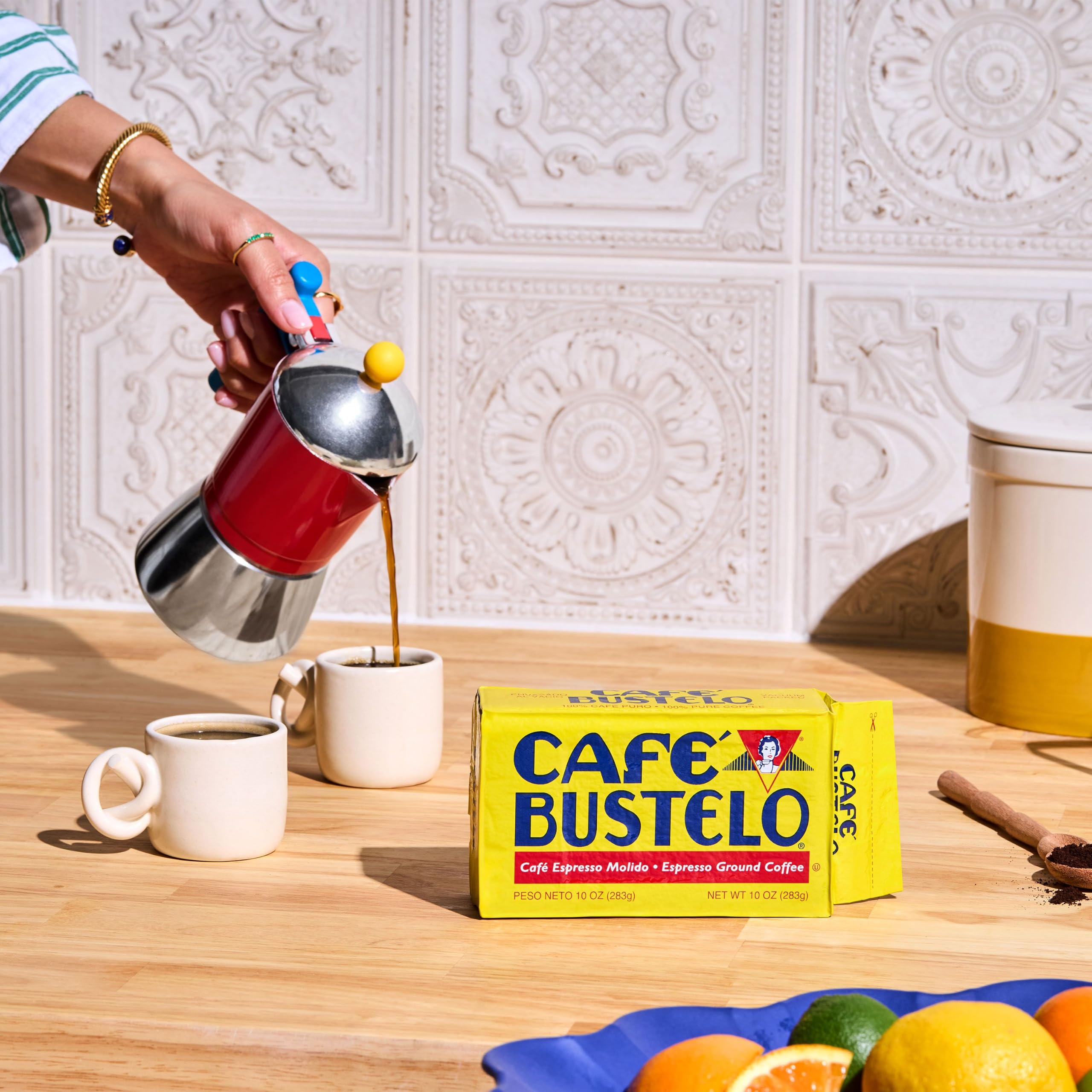 Café Bustelo opened boxes revealing ten capsules per box for easy storage and portioning