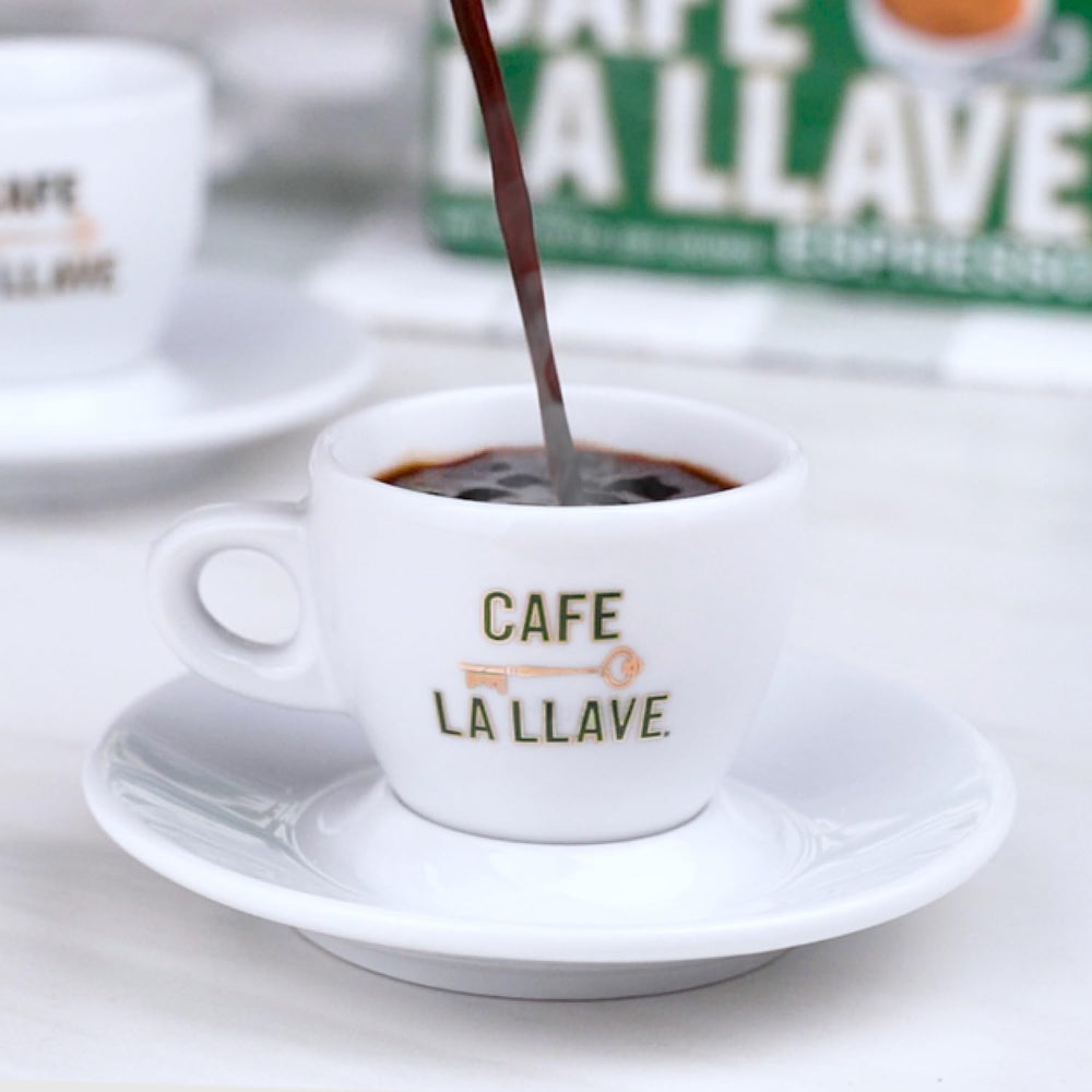 Cafe La Llave ground coffee texture close-up showing fine grind and aroma
