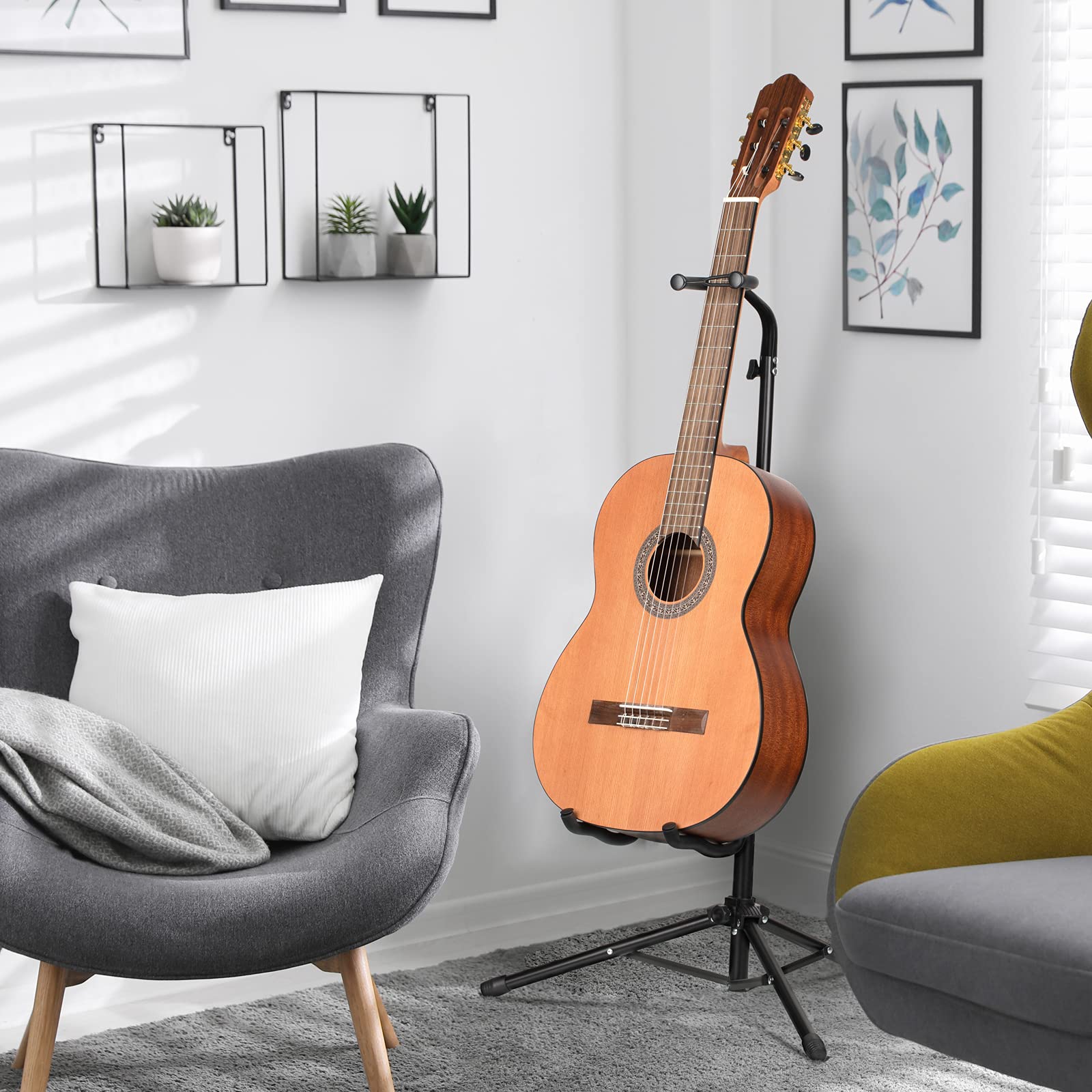 CAHAYA higher cradle supporting a V-shaped guitar securely without slipping benefit