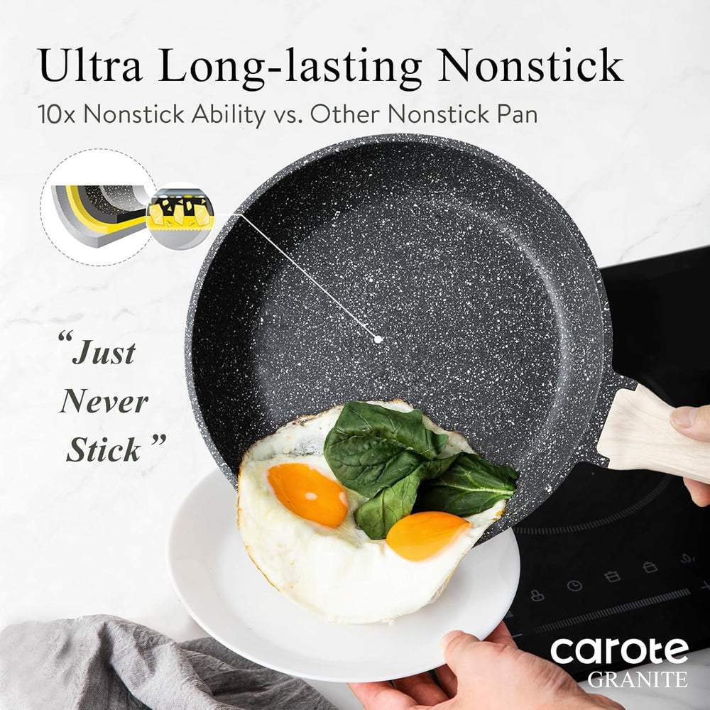 CAROTE pan side view with Bakelite handle and pour spout for safe grip and drip-free pouring