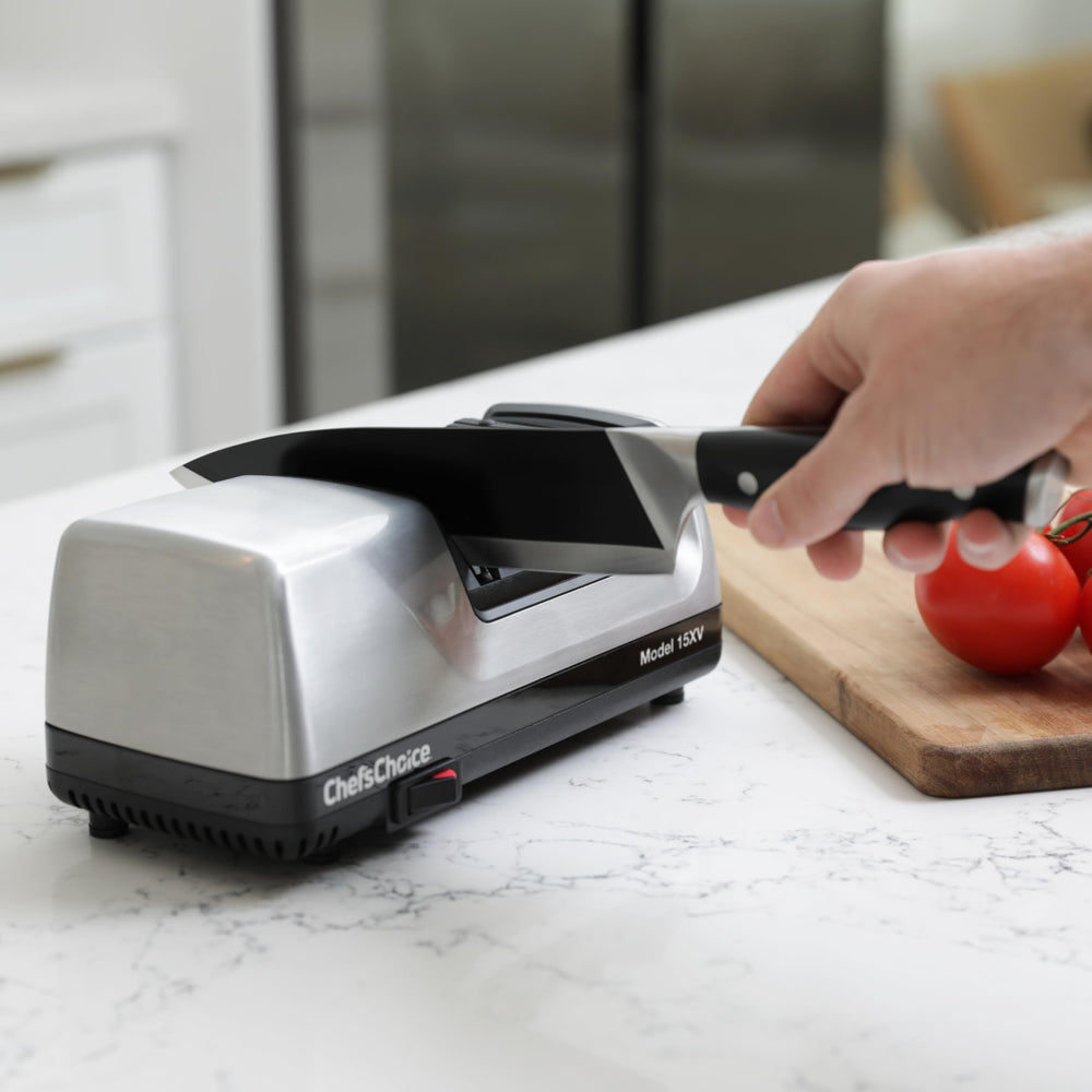 Chef's Choice 15XV packaging and 3-year limited warranty label showing confidence and protection benefit