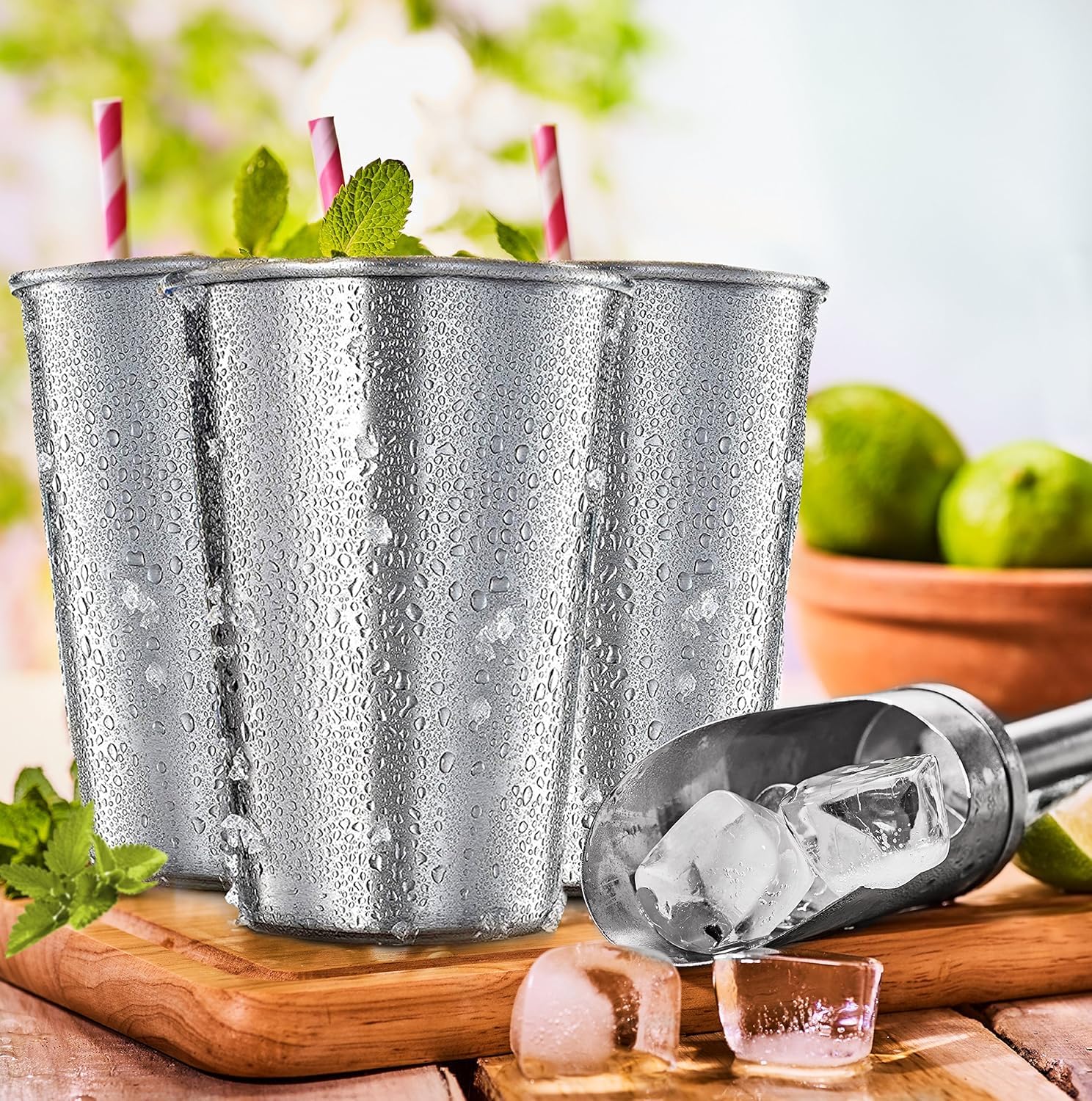 CHILLOUT LIFE cup held in child hand, demonstrates comfortable size and grip