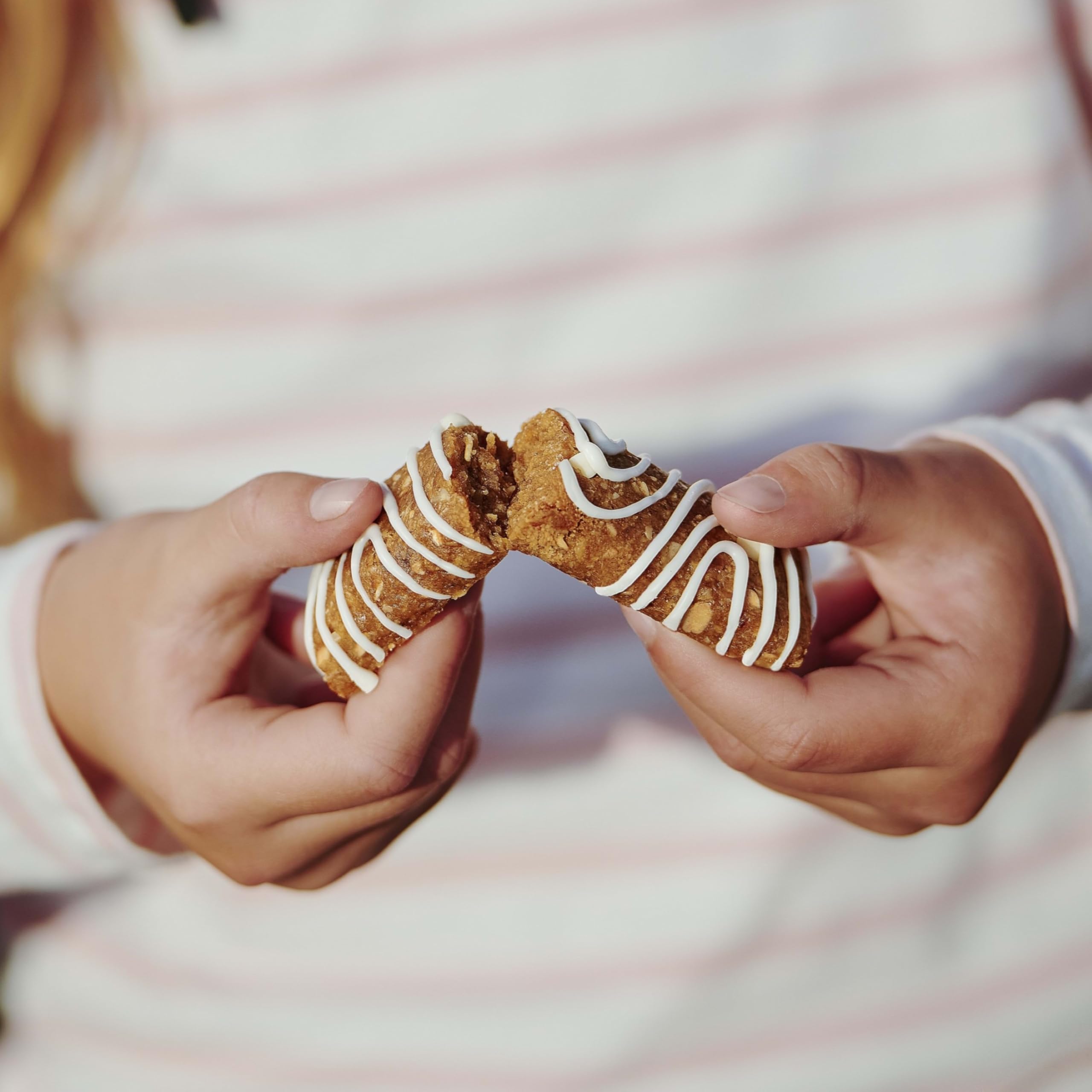Clif Kid ZBar served with fresh fruit to illustrate pairing and added nutrition
