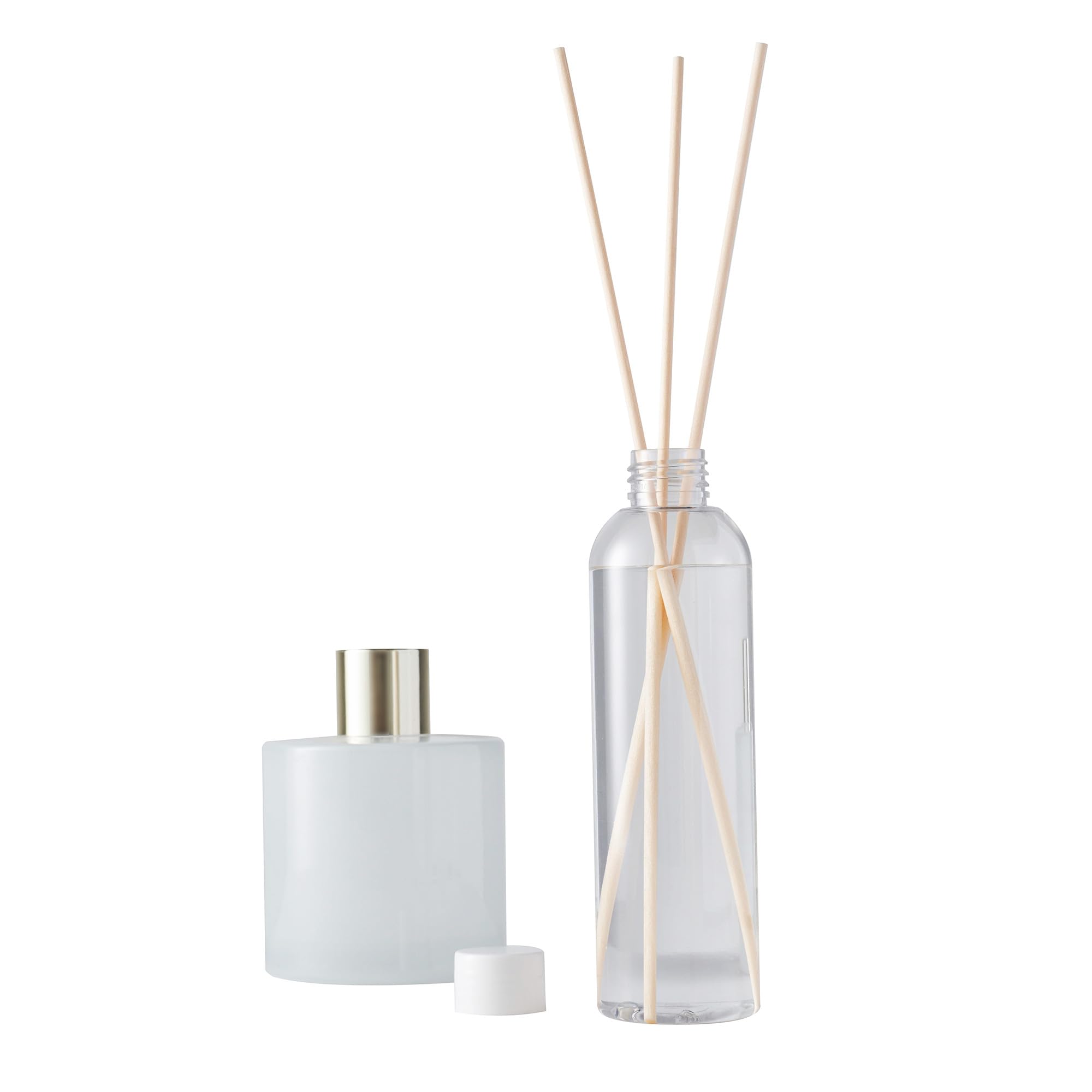 COCORRÍNA reed diffuser setup with reeds inserted demonstrating steady diffusion benefit