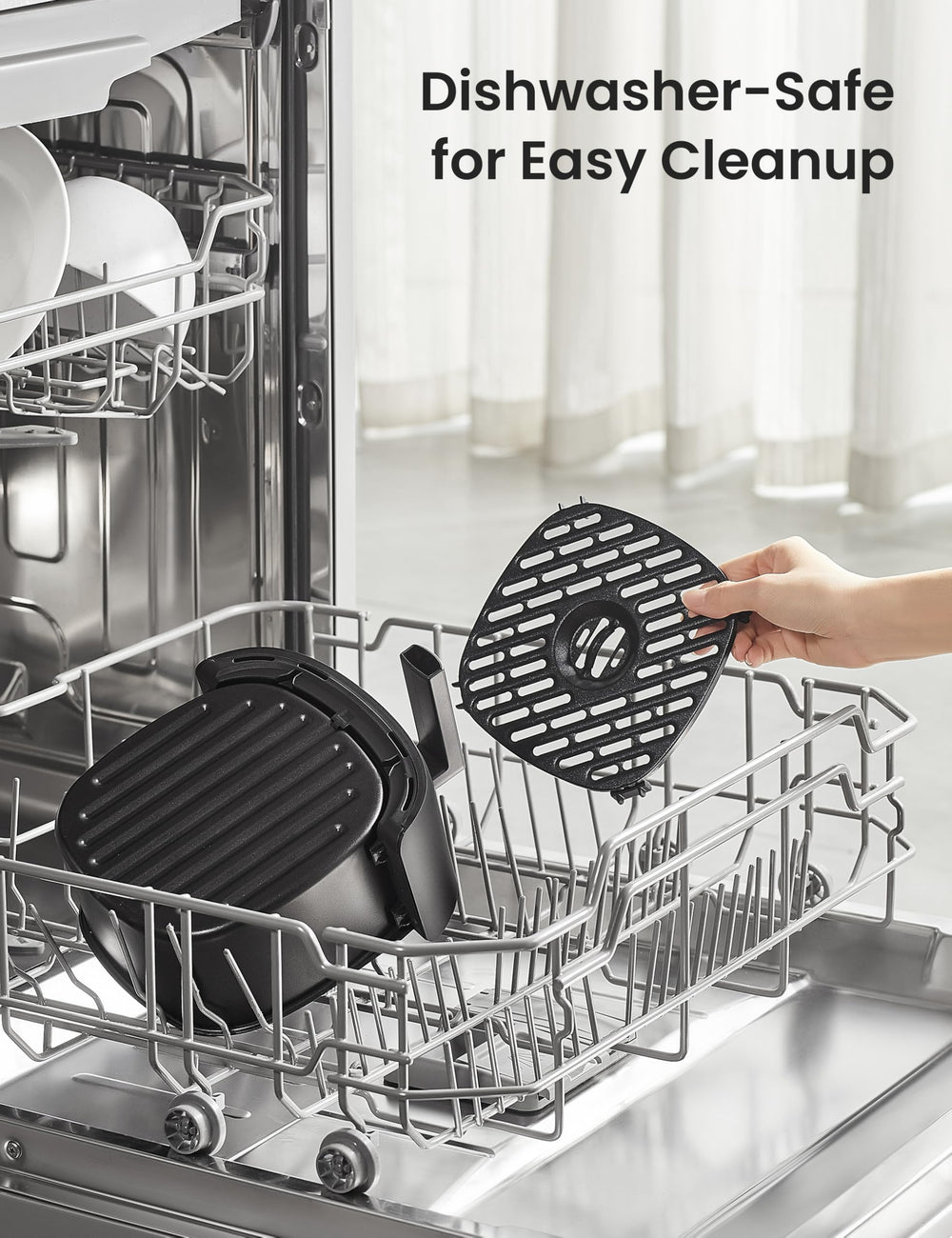COMFEE' open basket showing 2.1-quart capacity for single-serve portions