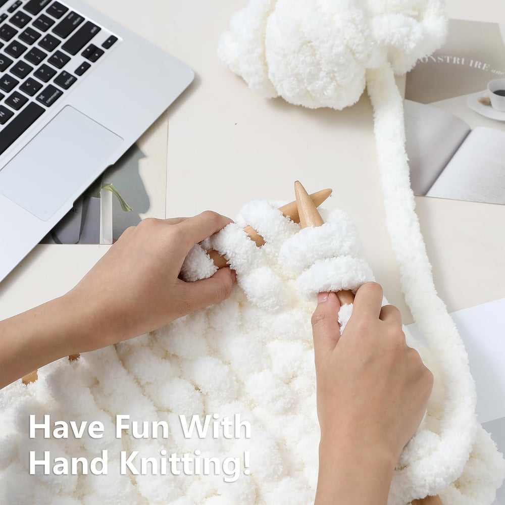 Cozyful yarn with 25mm needle illustrating recommended gauge for fast knitting
