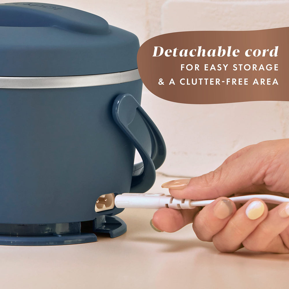 Crock-Pot close-up of matte rubberized texture for secure soft-touch grip